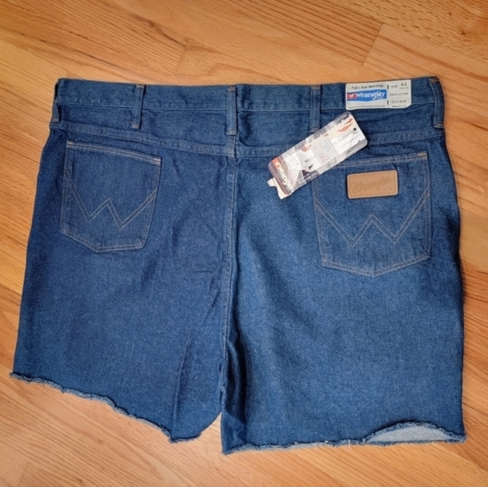 Wrangler Cut Off Denim Jean Shorts Men's 44 Women's 18/20‎